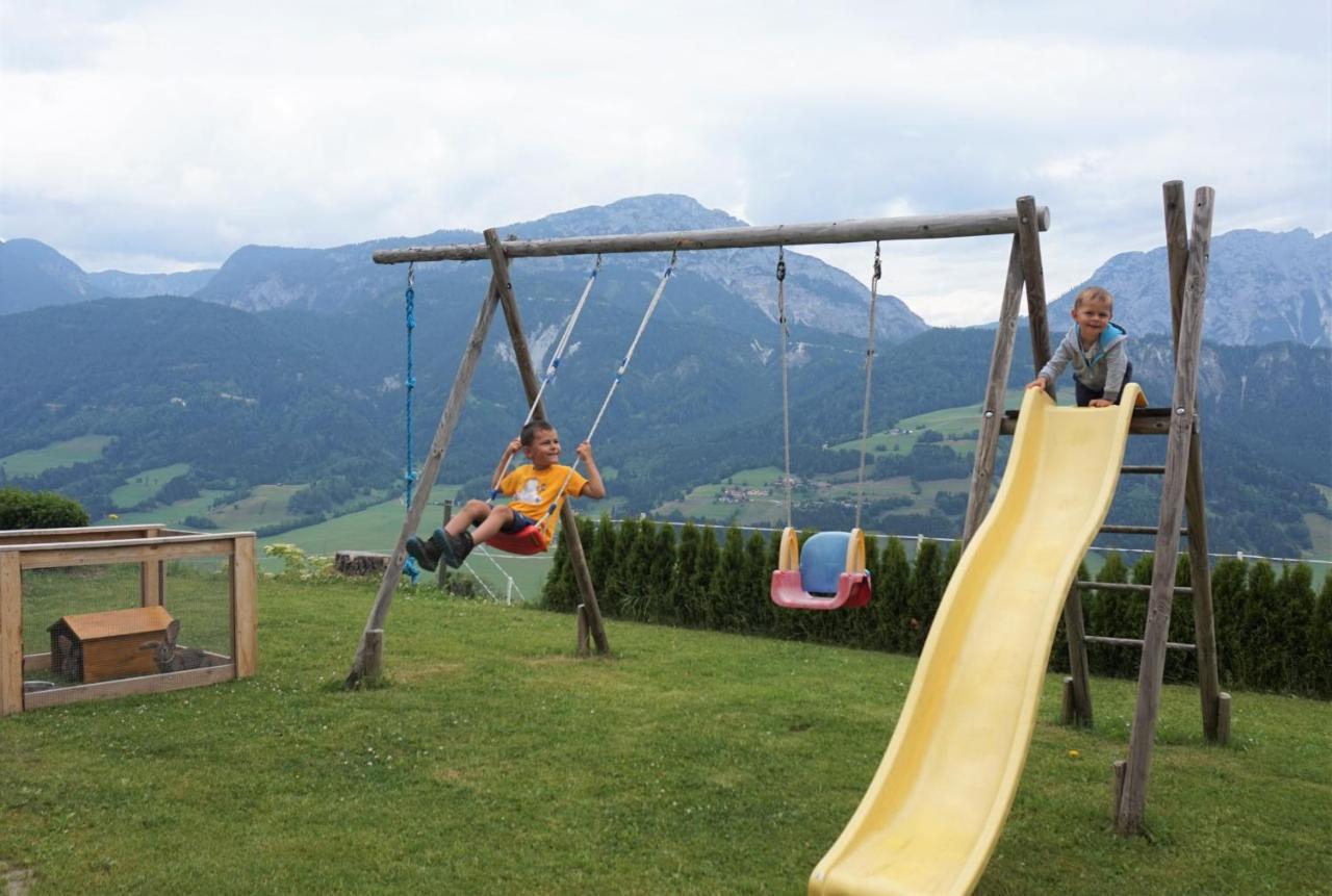 Maierlhof Villa ไอค์ ภายนอก รูปภาพ