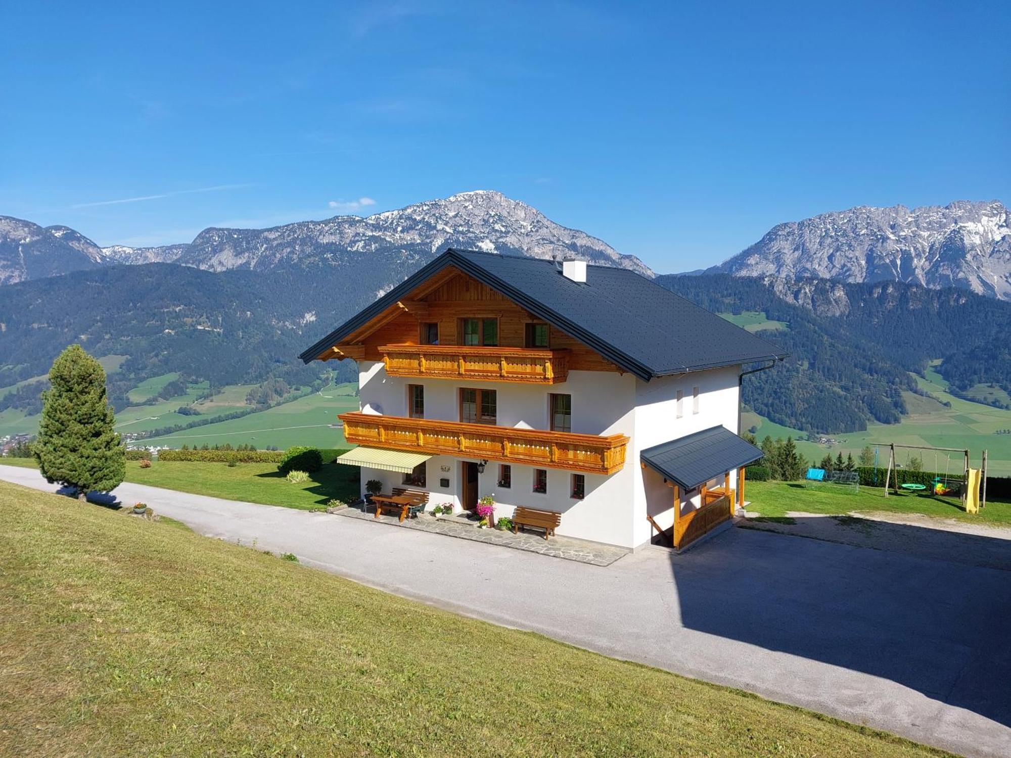 Maierlhof Villa ไอค์ ภายนอก รูปภาพ