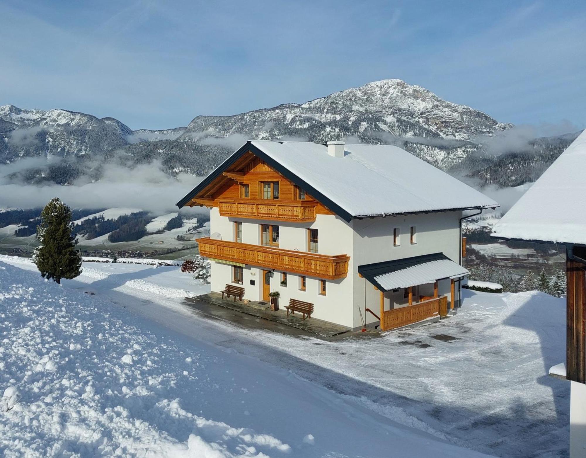 Maierlhof Villa ไอค์ ภายนอก รูปภาพ